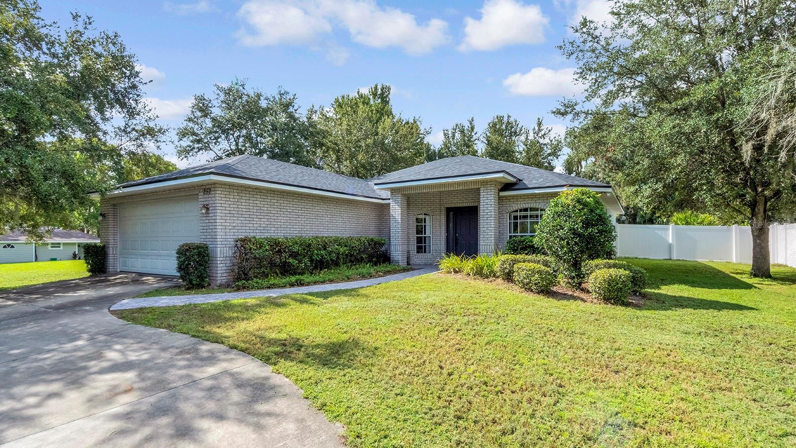 252 DIRKSEN DR Property Photo 1