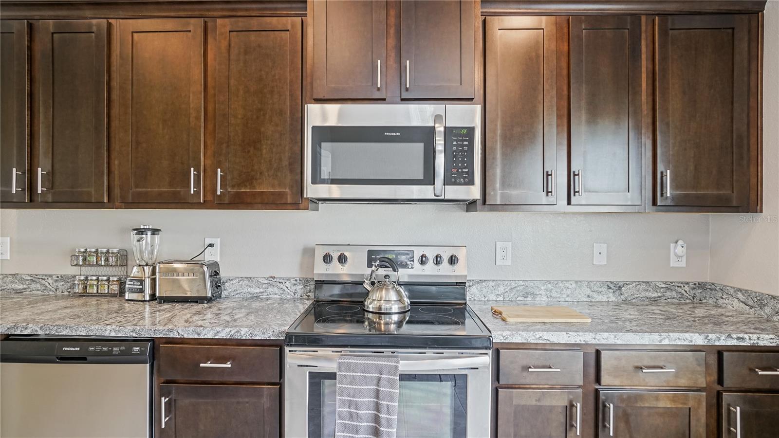 O6439800 Property Photo 7