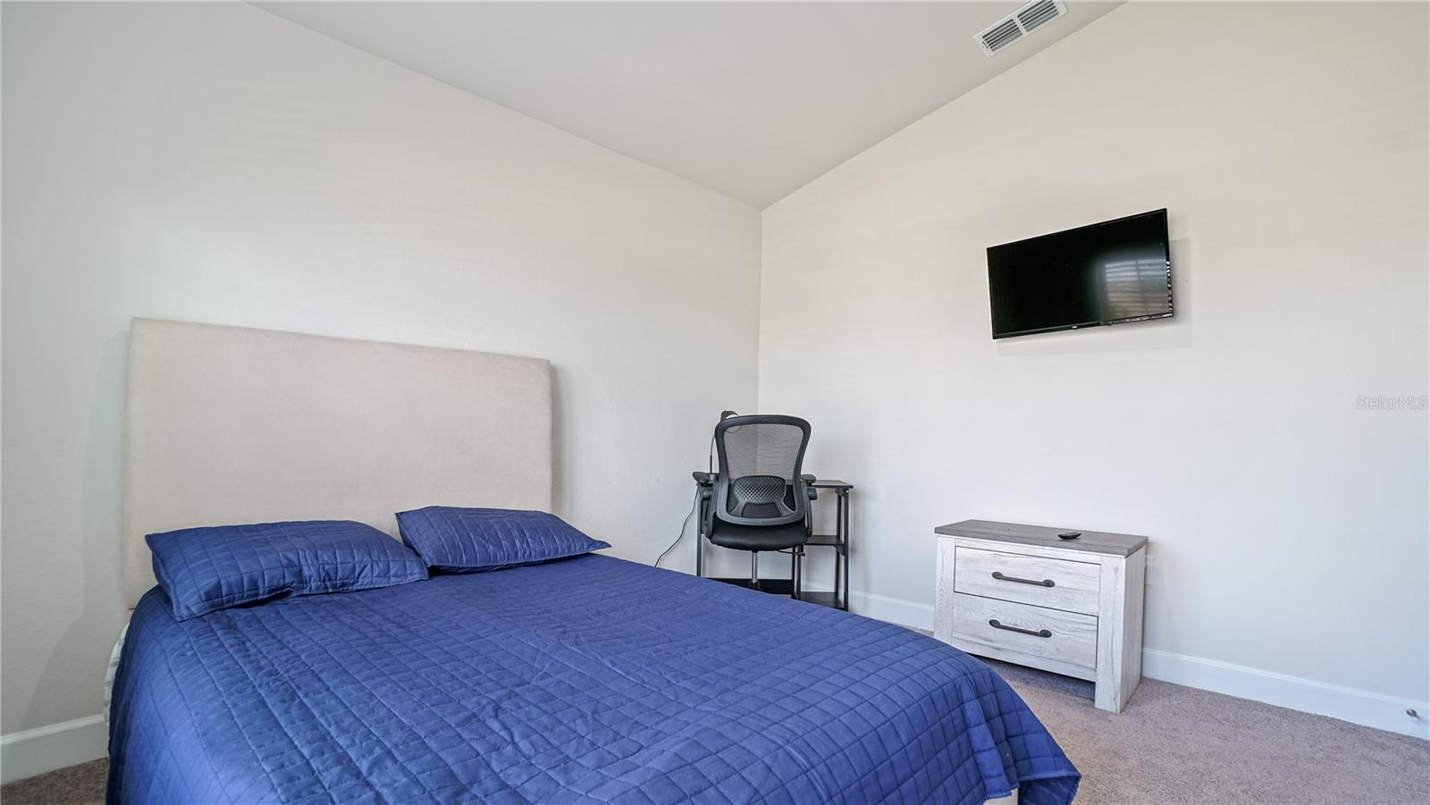O6439800 Property Photo 15