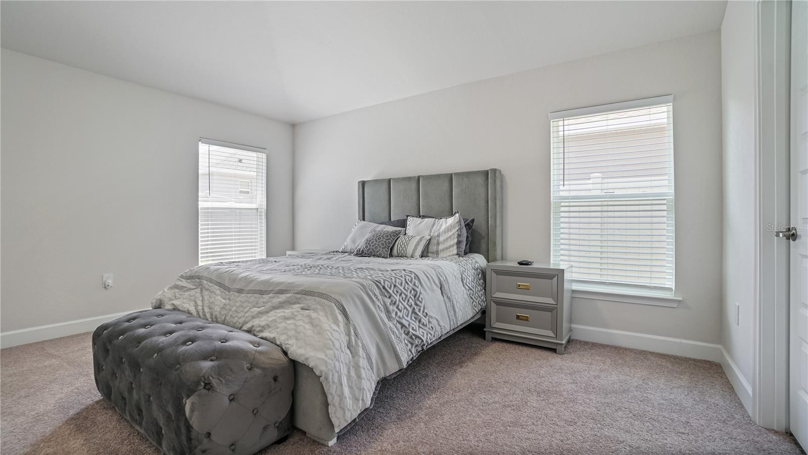 O6439800 Property Photo 22