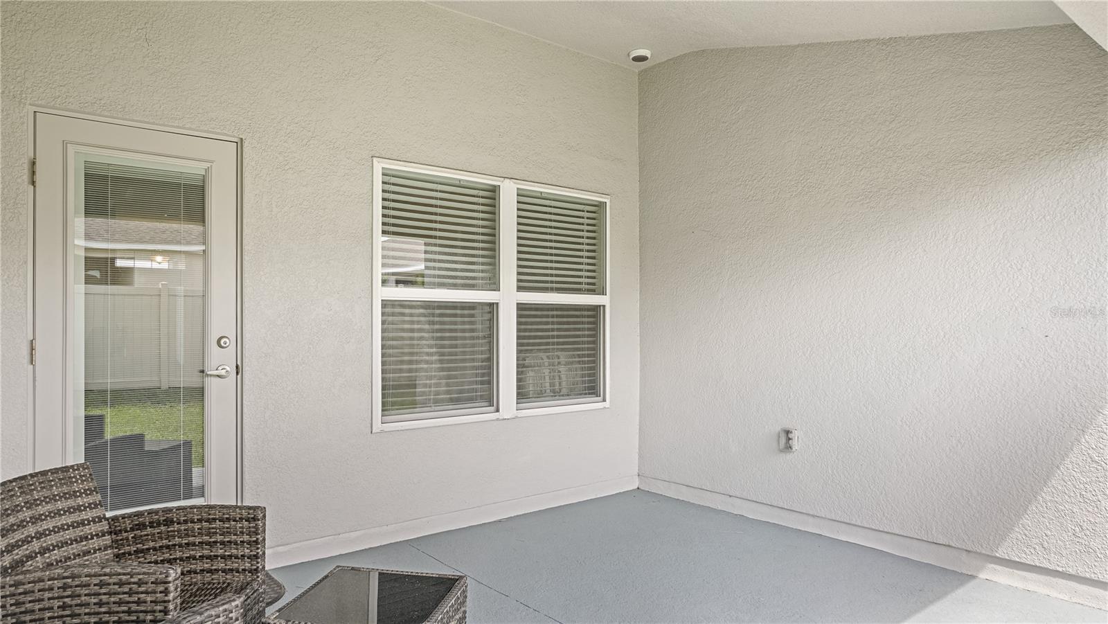 O6439800 Property Photo 30