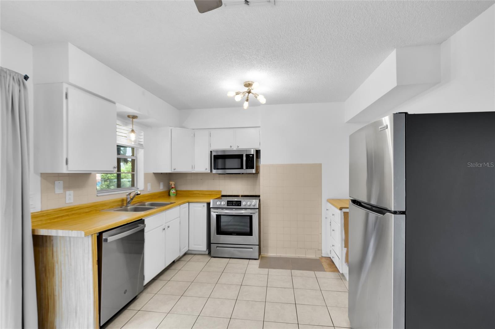 207 Elaine Dr Property Photo 5