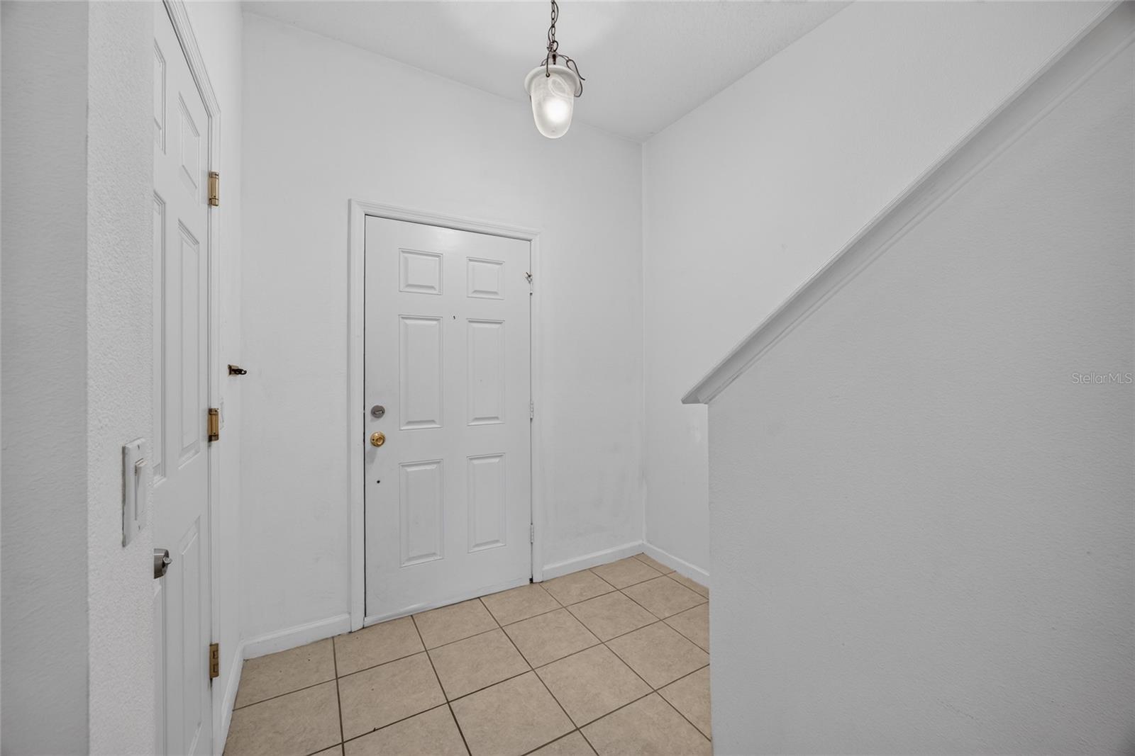 16073 Old Ash Loop Property Photo 3