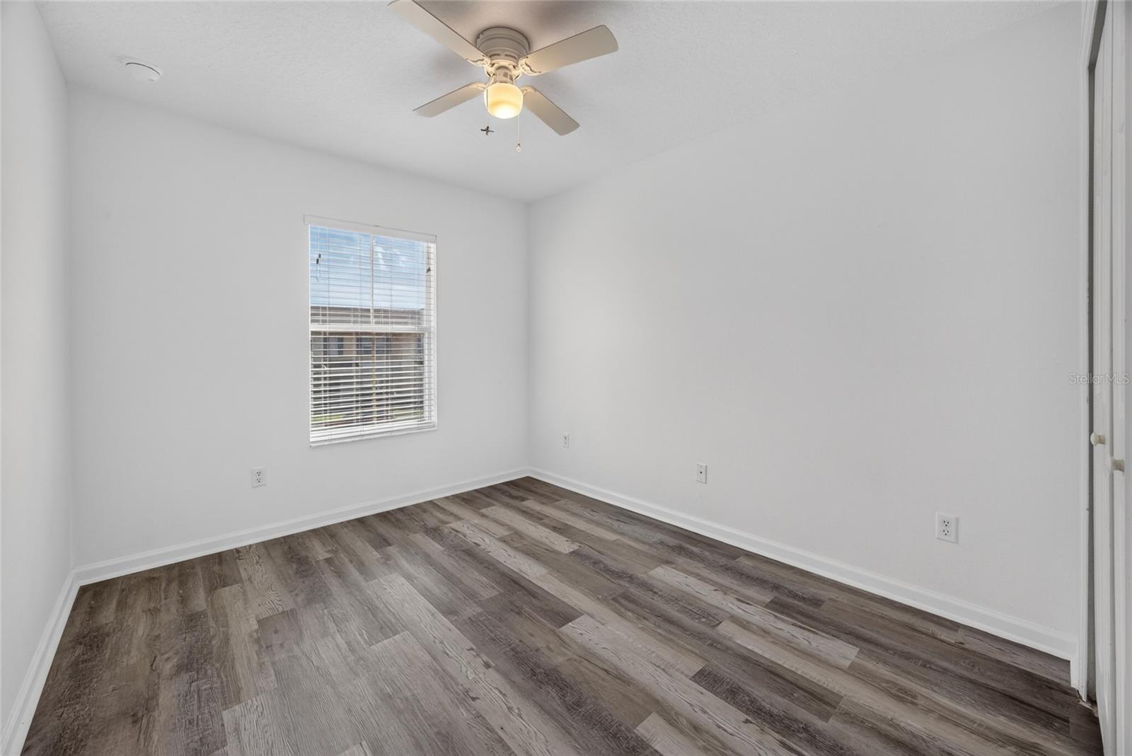 16073 Old Ash Loop Property Photo 4