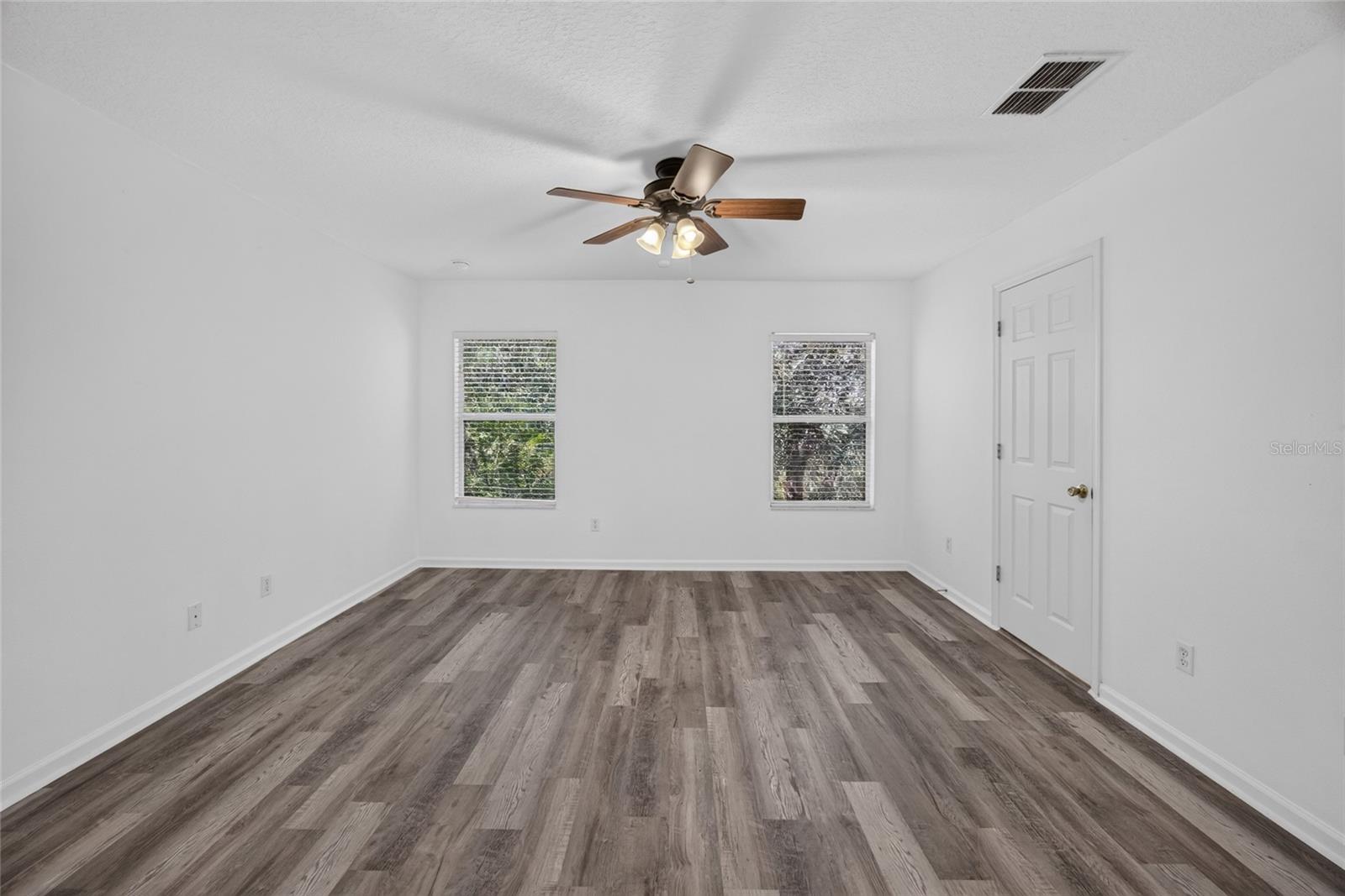 16073 Old Ash Loop Property Photo 9