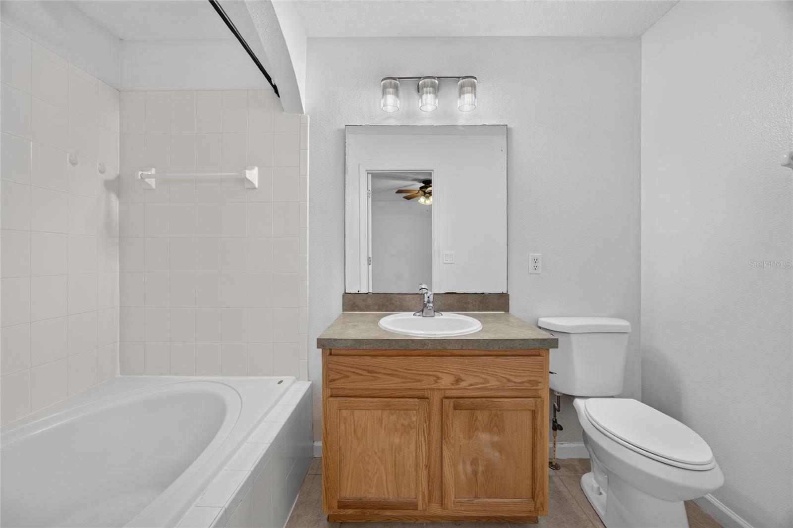 16073 Old Ash Loop Property Photo 14