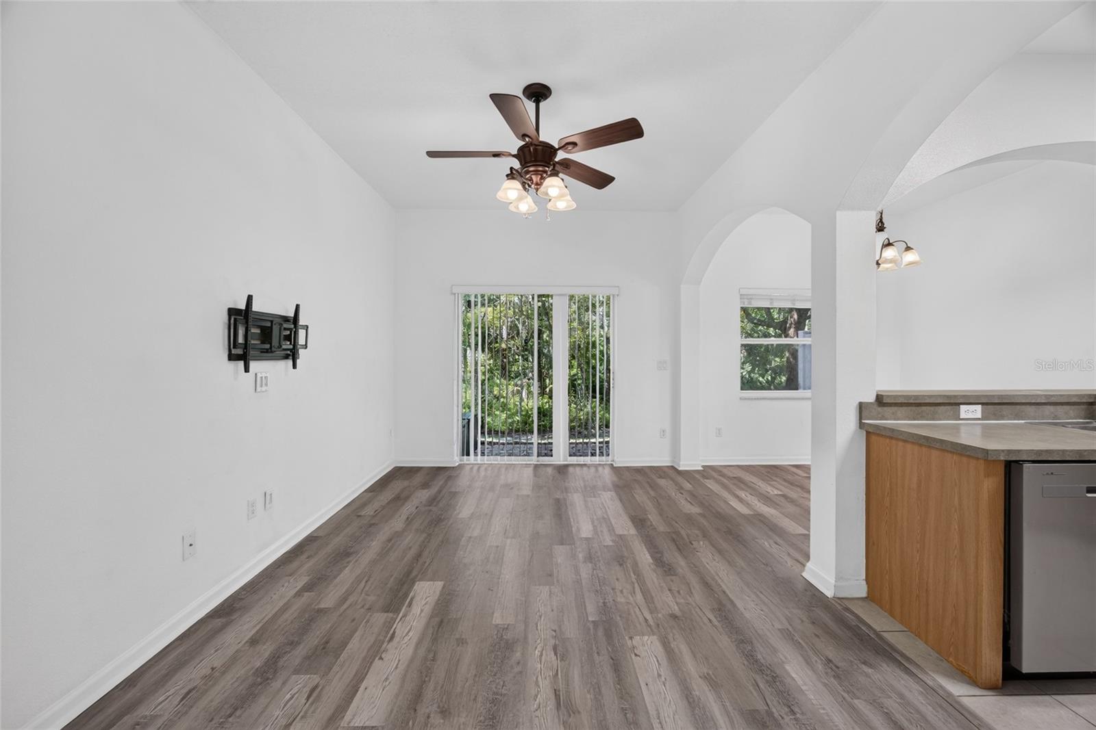 16073 Old Ash Loop Property Photo 15