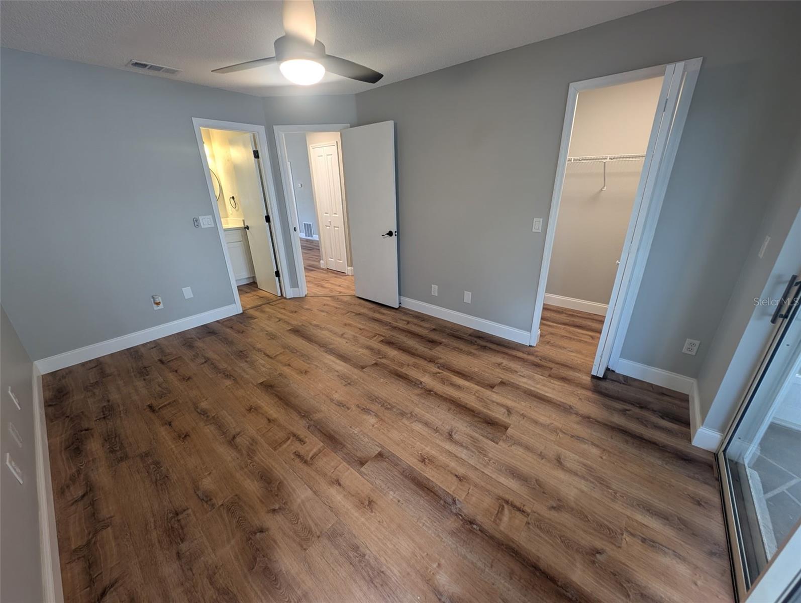 9305 Daney St Property Photo 6