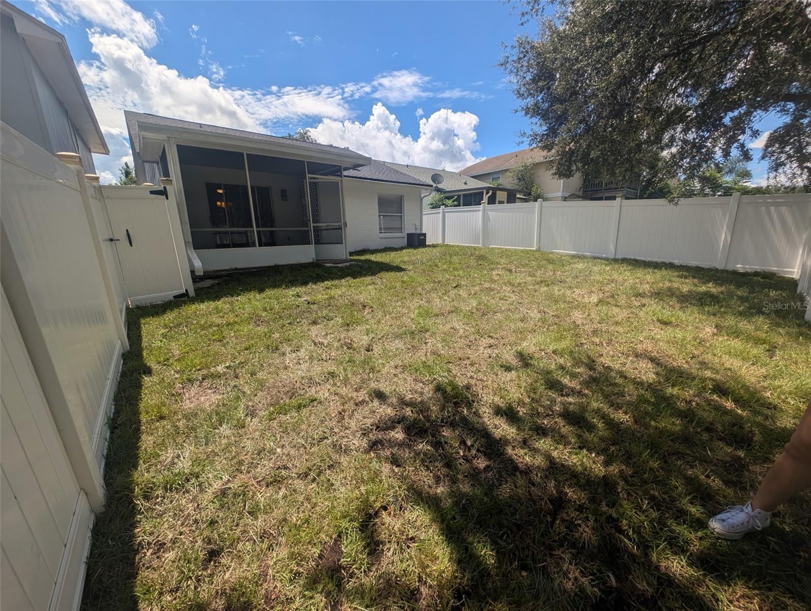 9305 Daney St Property Photo 8