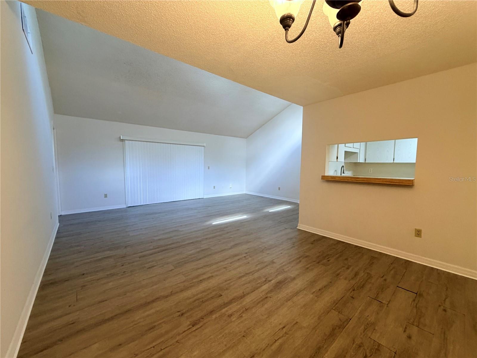 2275 Island Run Property Photo 9