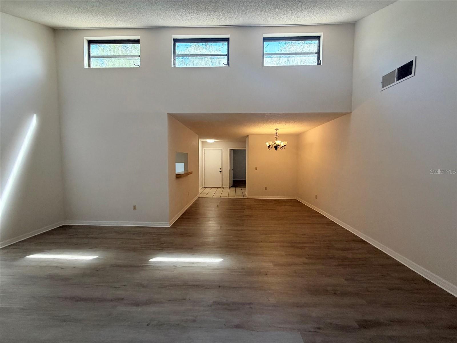 2275 Island Run Property Photo 12