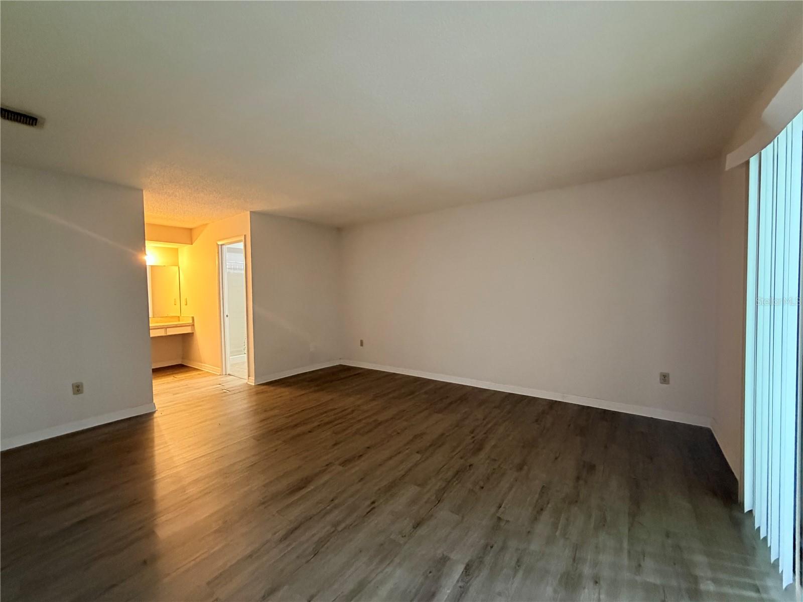 2275 Island Run Property Photo 13