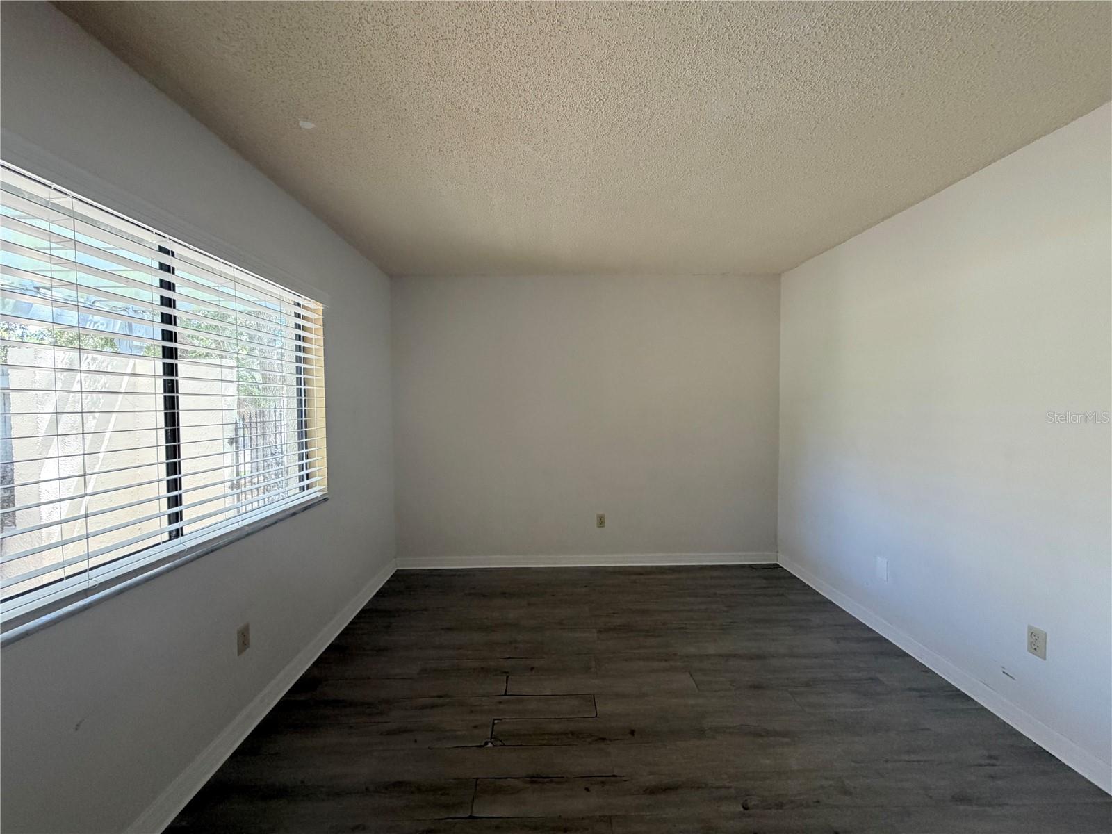 2275 Island Run Property Photo 19
