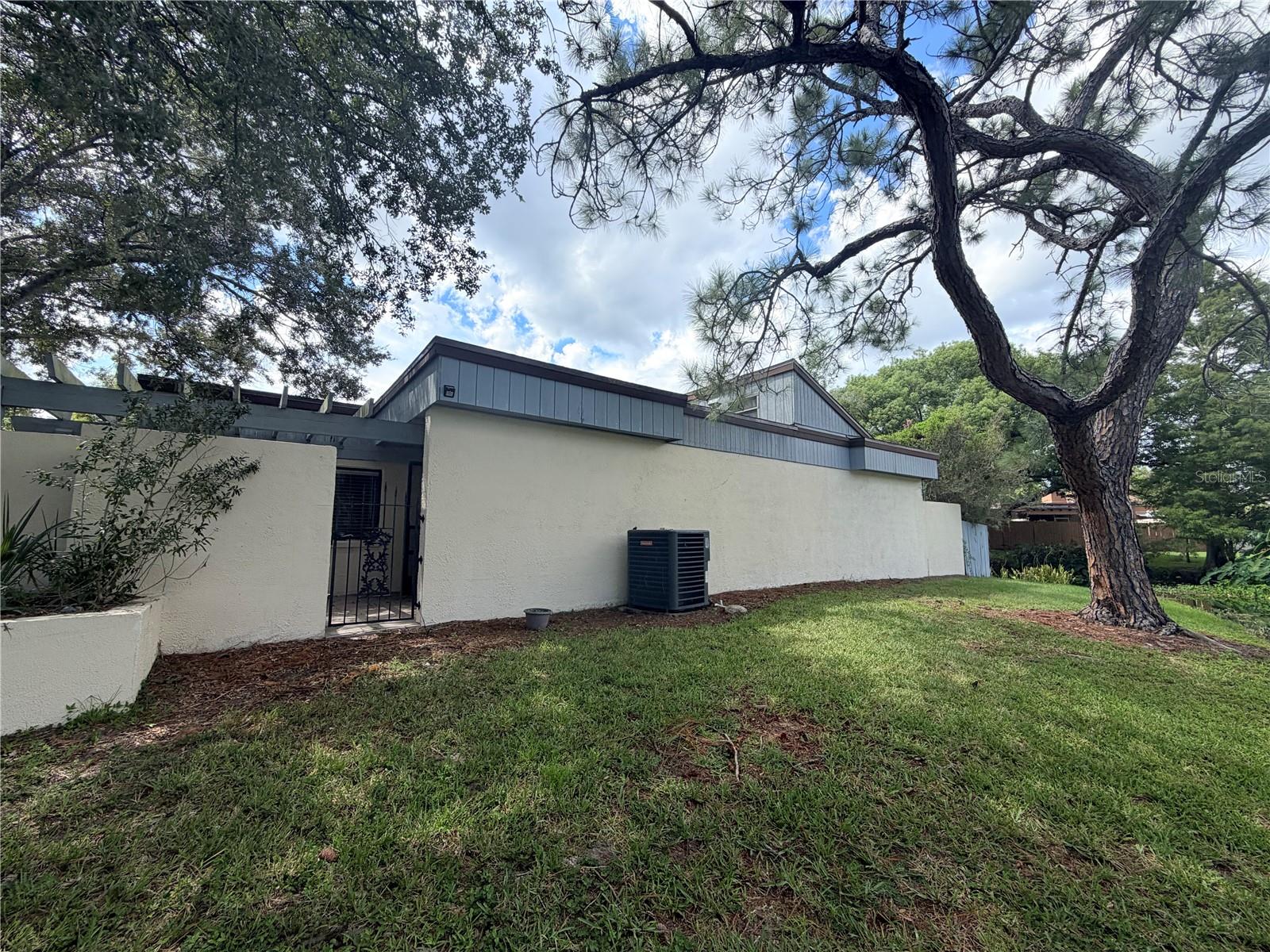 2275 Island Run Property Photo 29