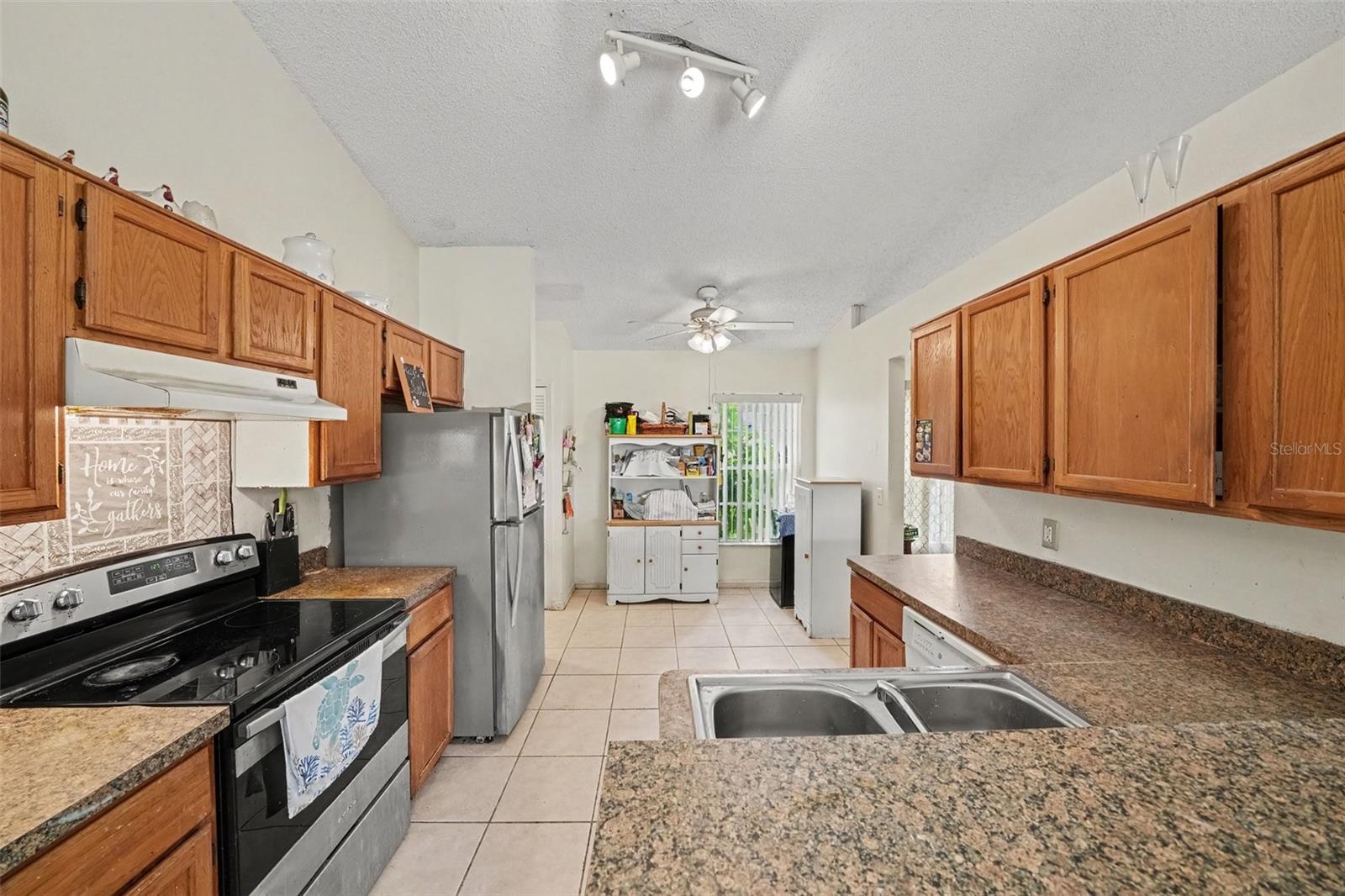 14807 Day Lily Ct Property Photo 3