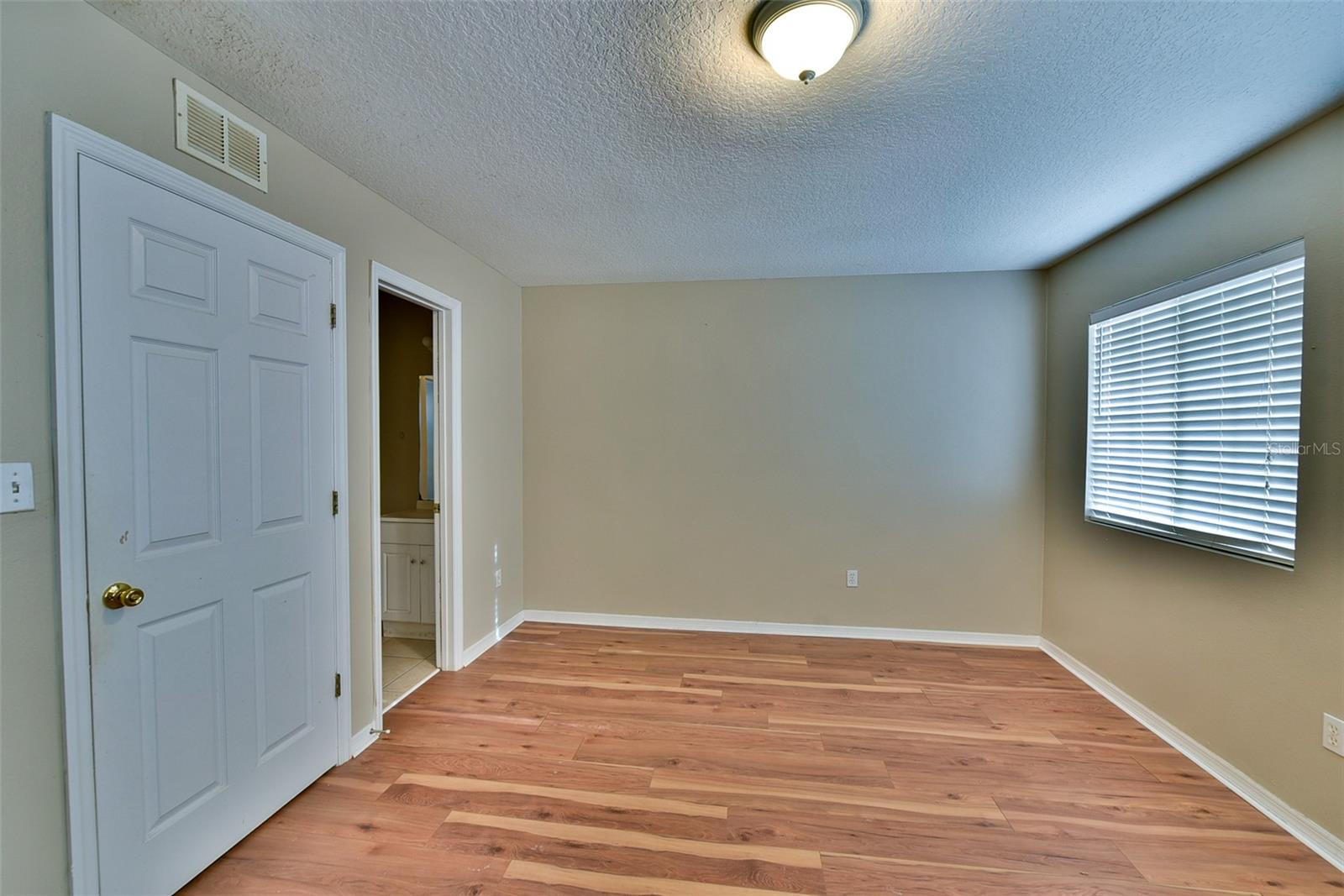 6705 Magnolia Pointe Cir Property Photo 4
