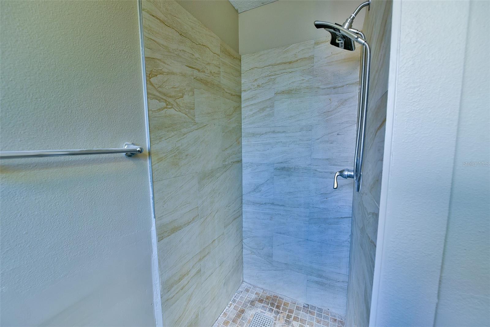 6705 Magnolia Pointe Cir Property Photo 7