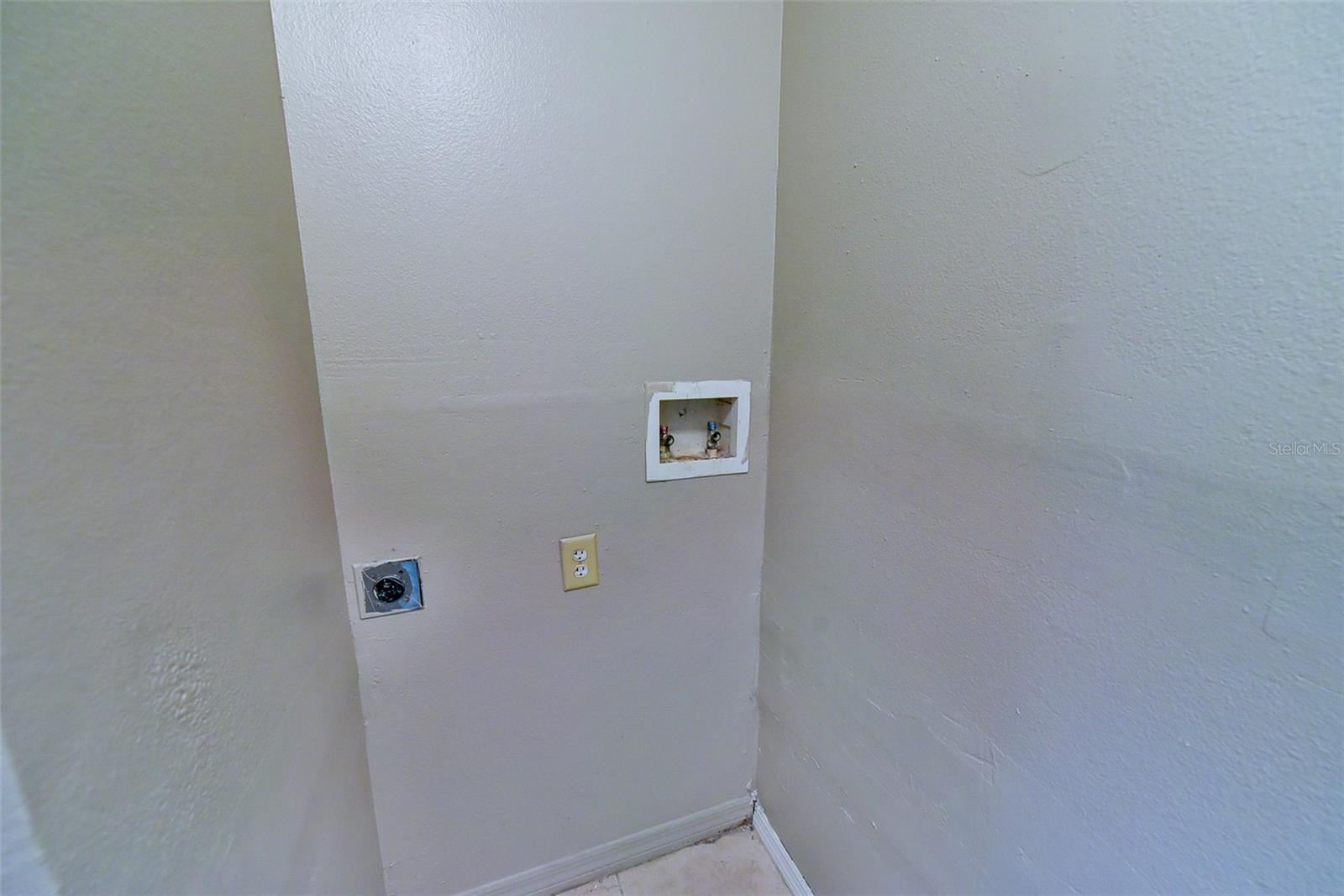 6705 Magnolia Pointe Cir Property Photo 8