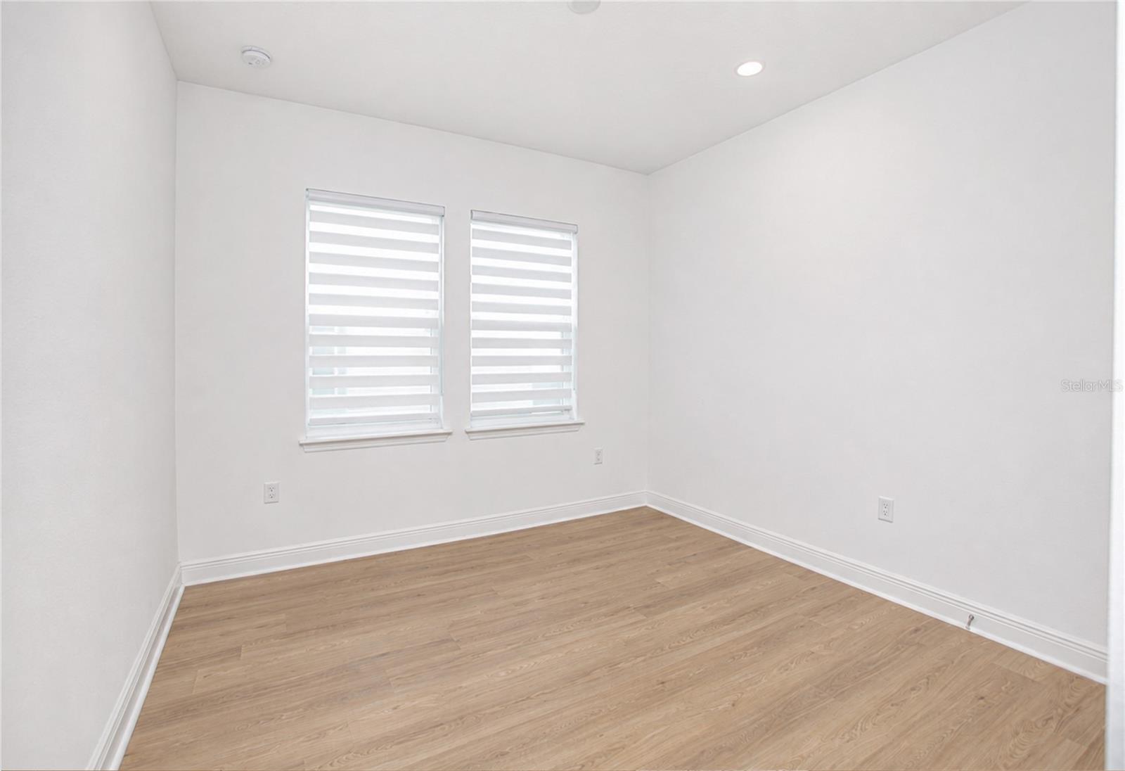 10133 Peebles St Property Photo 14