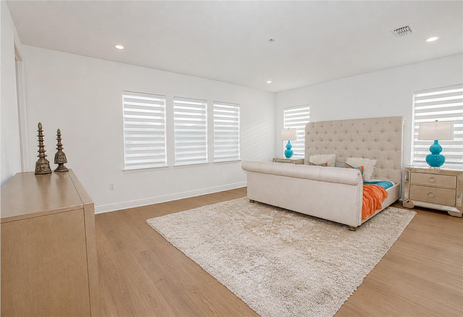 10133 Peebles St Property Photo 24