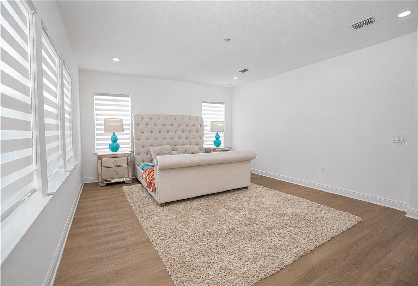 10133 Peebles St Property Photo 34