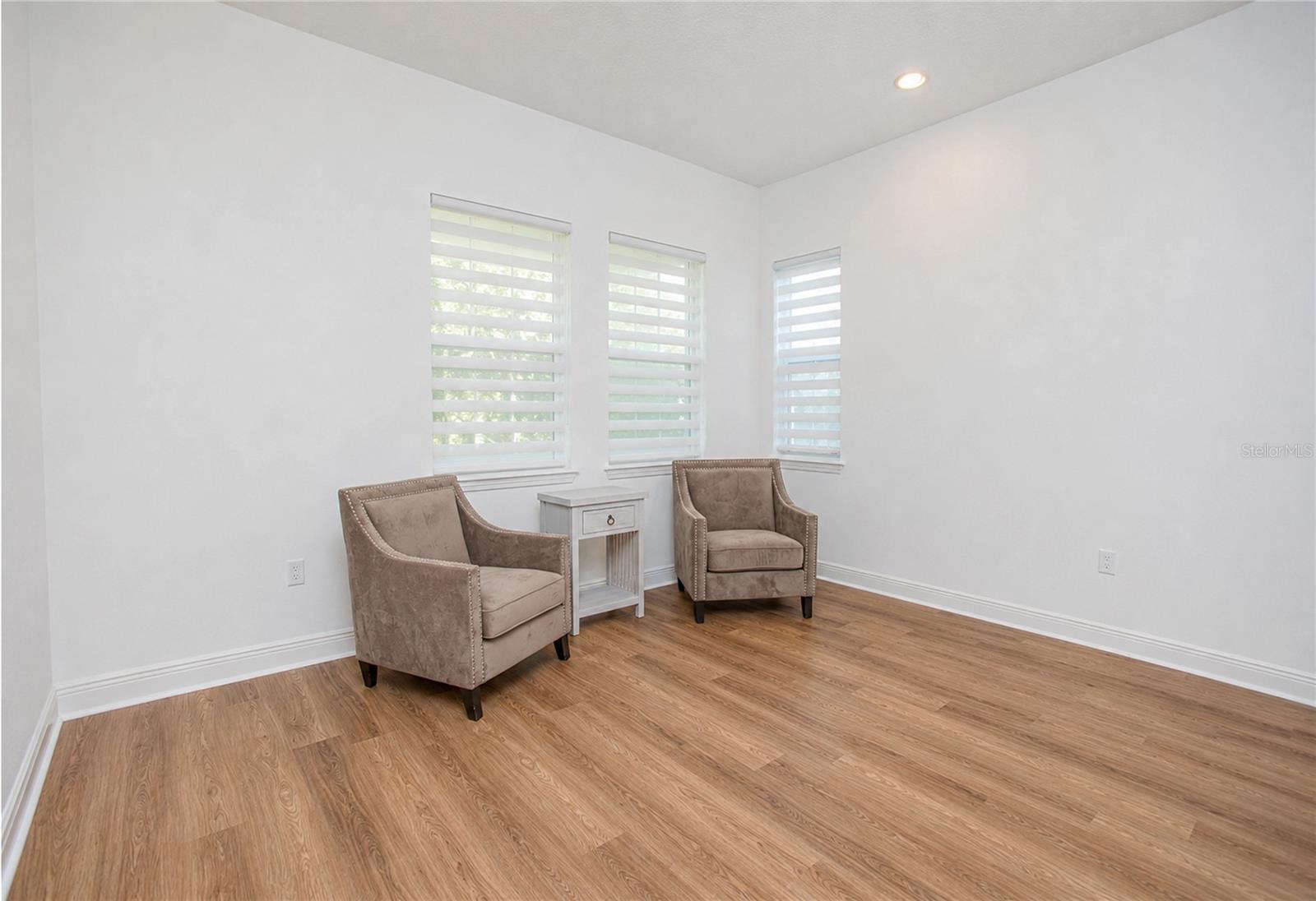 10133 Peebles St Property Photo 35