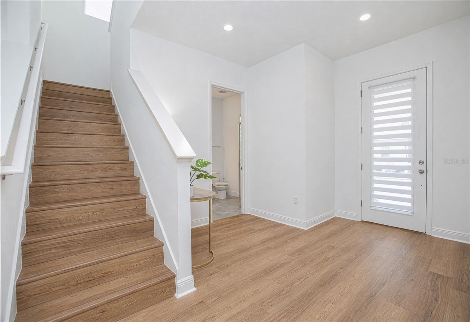 10133 Peebles St Property Photo 36