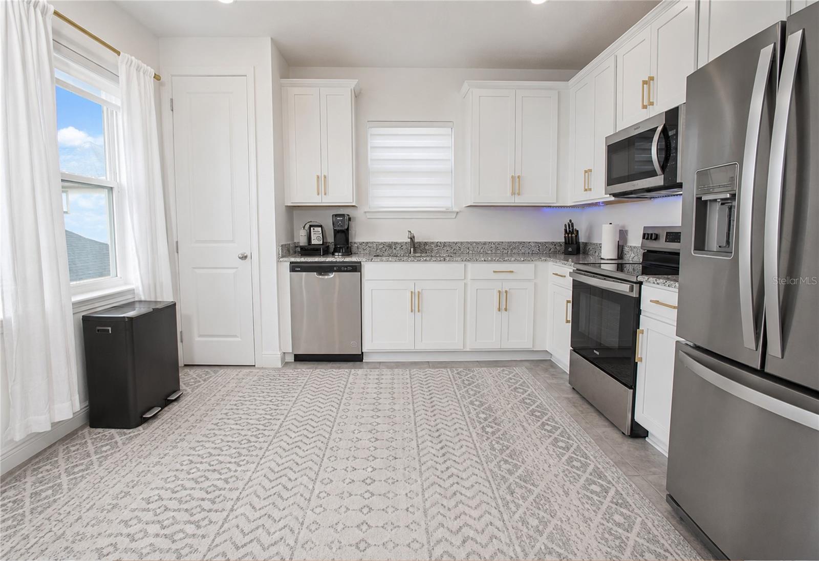 10133 Peebles St Property Photo 39