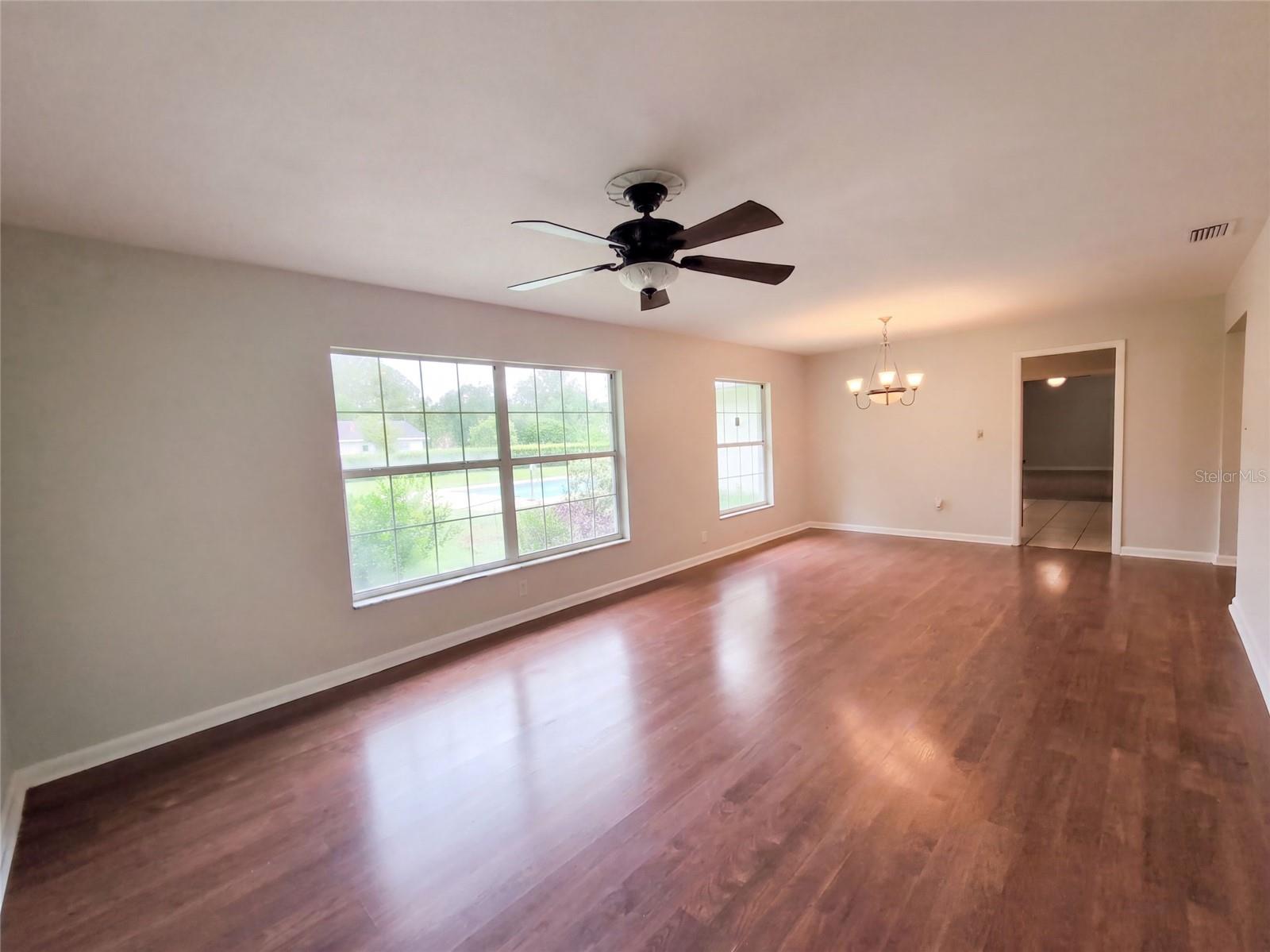1310 Se 38th Ct Property Photo 3