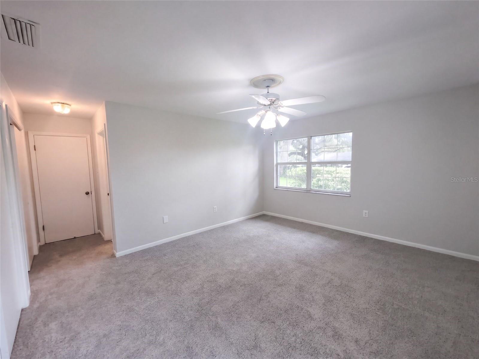 1310 Se 38th Ct Property Photo 4