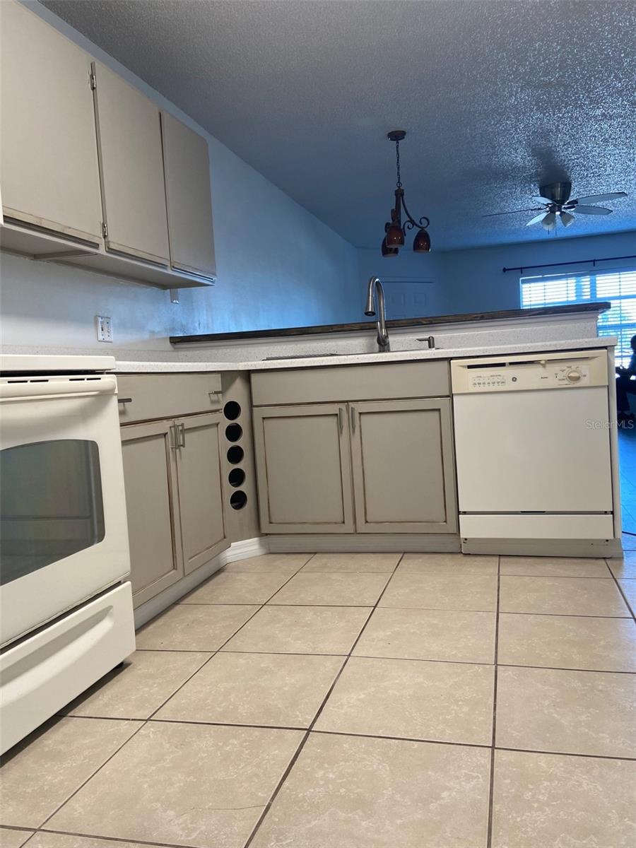 3651 N Goldenrod Rd #c109 Property Photo 6