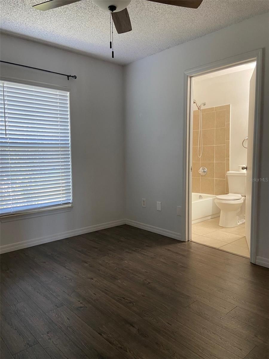 3651 N Goldenrod Rd #c109 Property Photo 14