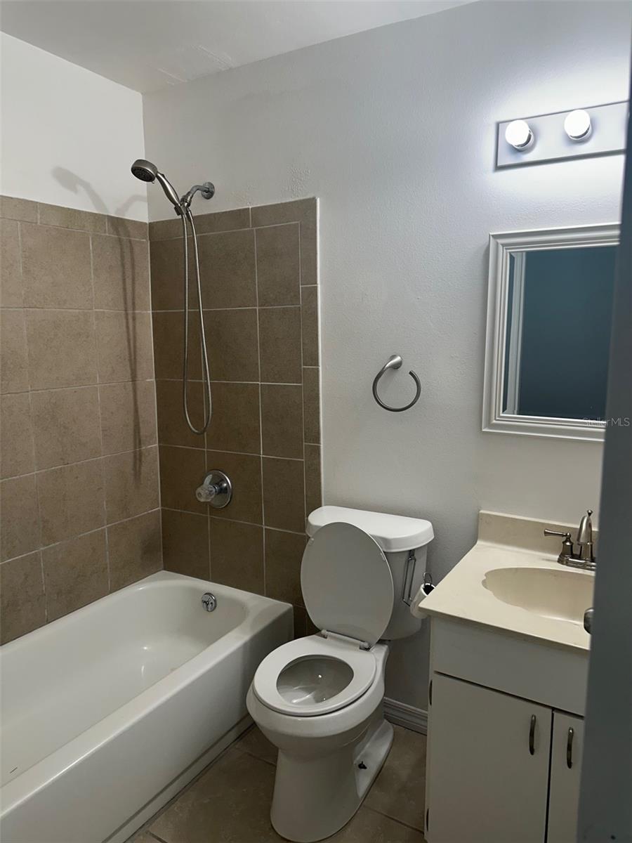 3651 N Goldenrod Rd #c109 Property Photo 15