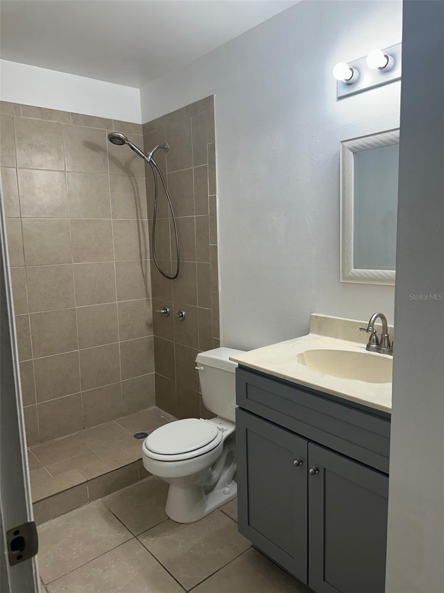 3651 N Goldenrod Rd #c109 Property Photo 17