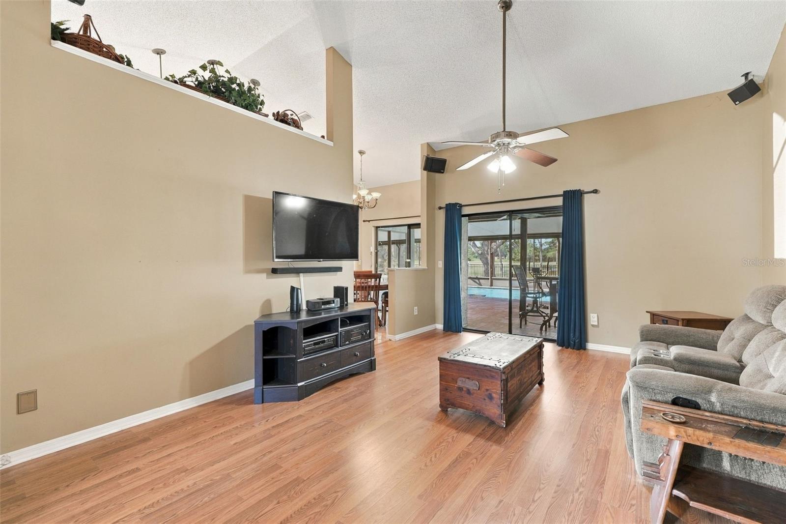 2734 Abney Ave Property Photo 3