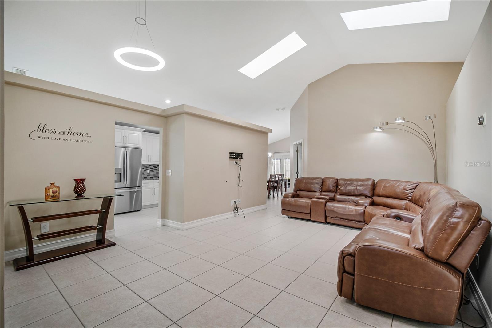 1255 Acorn Cir Property Photo 4
