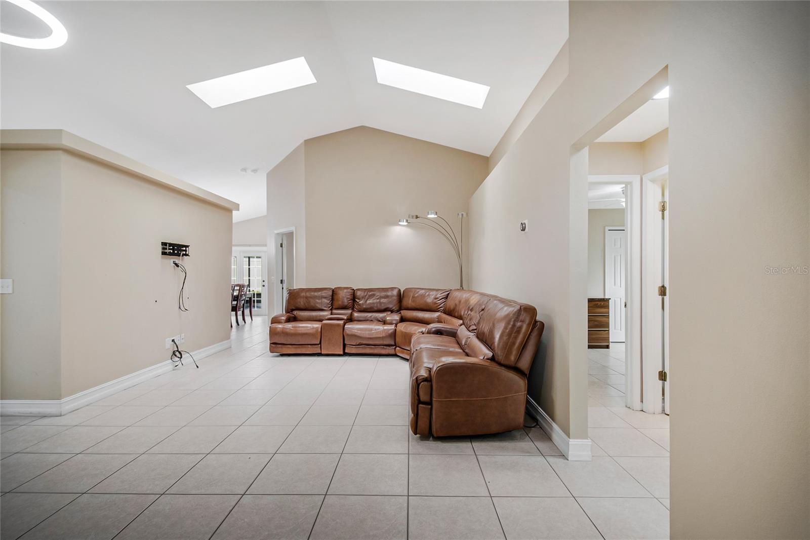 1255 Acorn Cir Property Photo 5