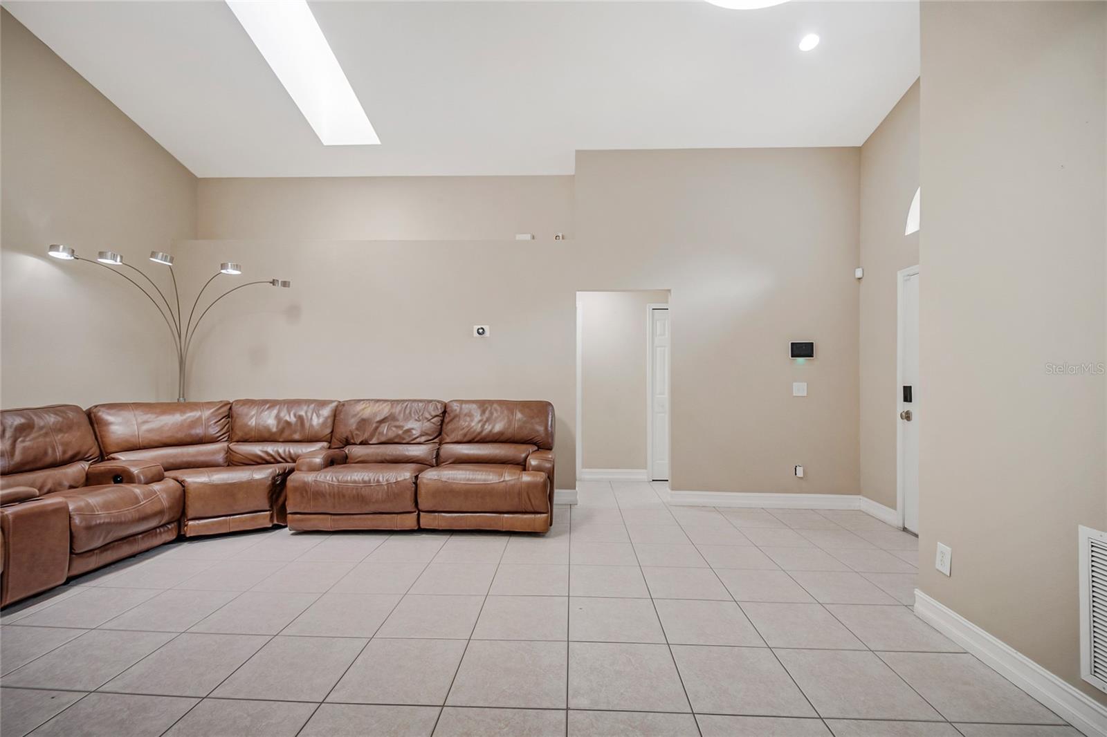 1255 Acorn Cir Property Photo 9