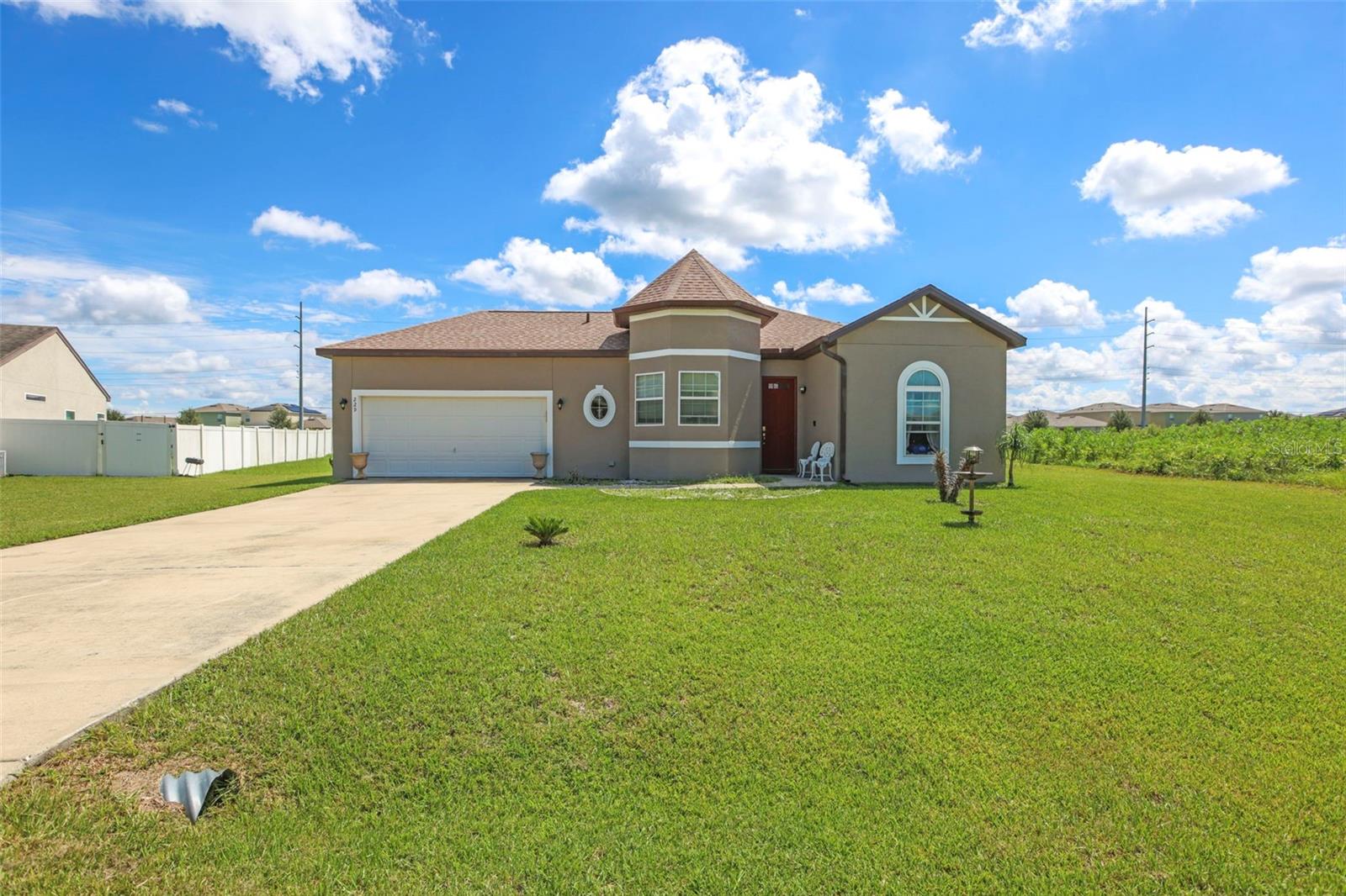 229 Cimarron Dr Property Photo 3