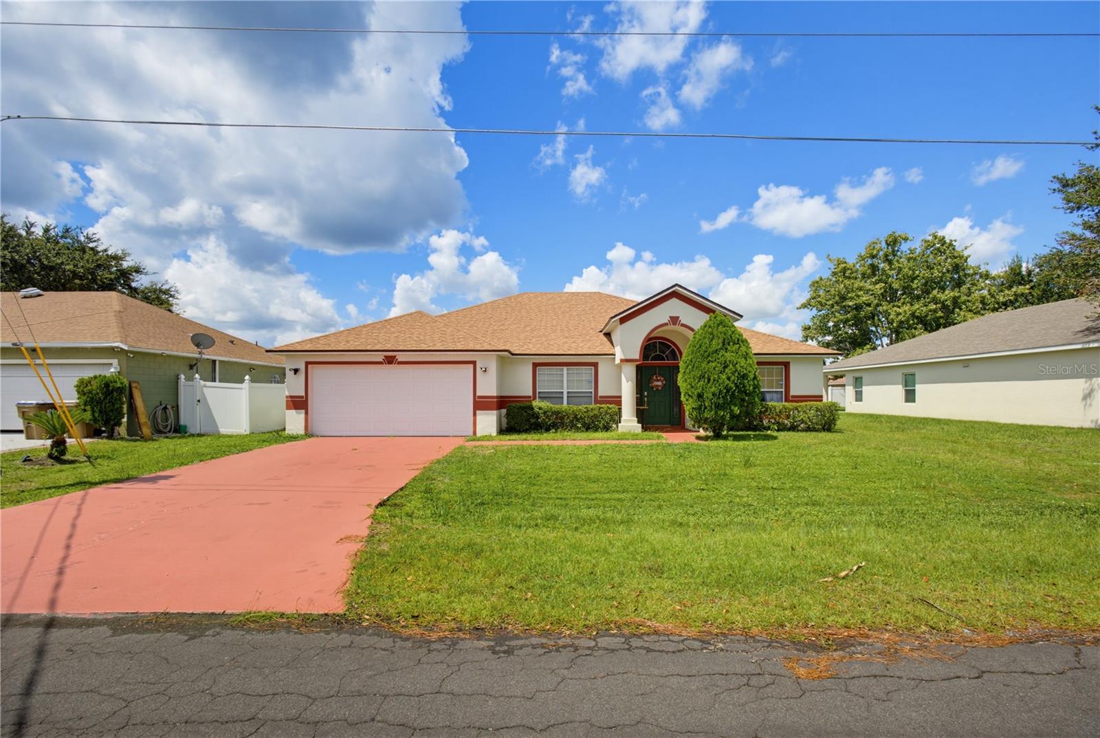 672 Basingstoke Ct Property Photo 1