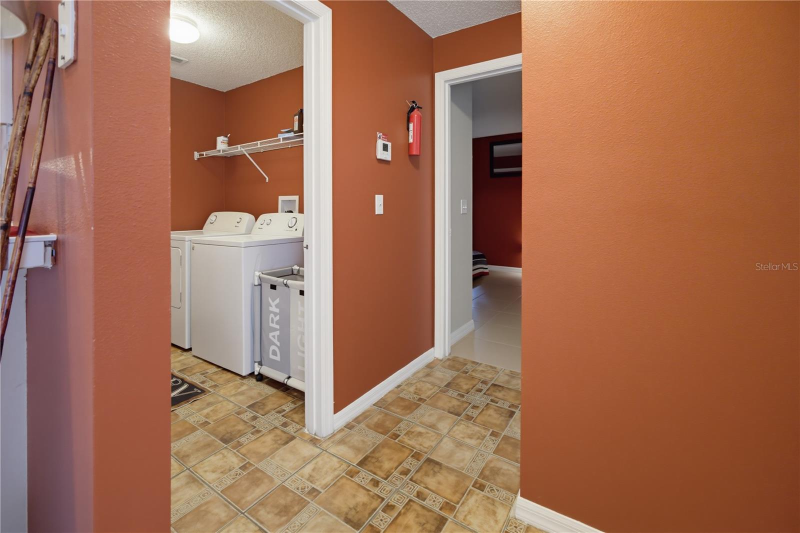 672 Basingstoke Ct Property Photo 14