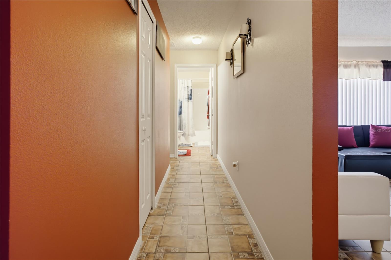 672 Basingstoke Ct Property Photo 19
