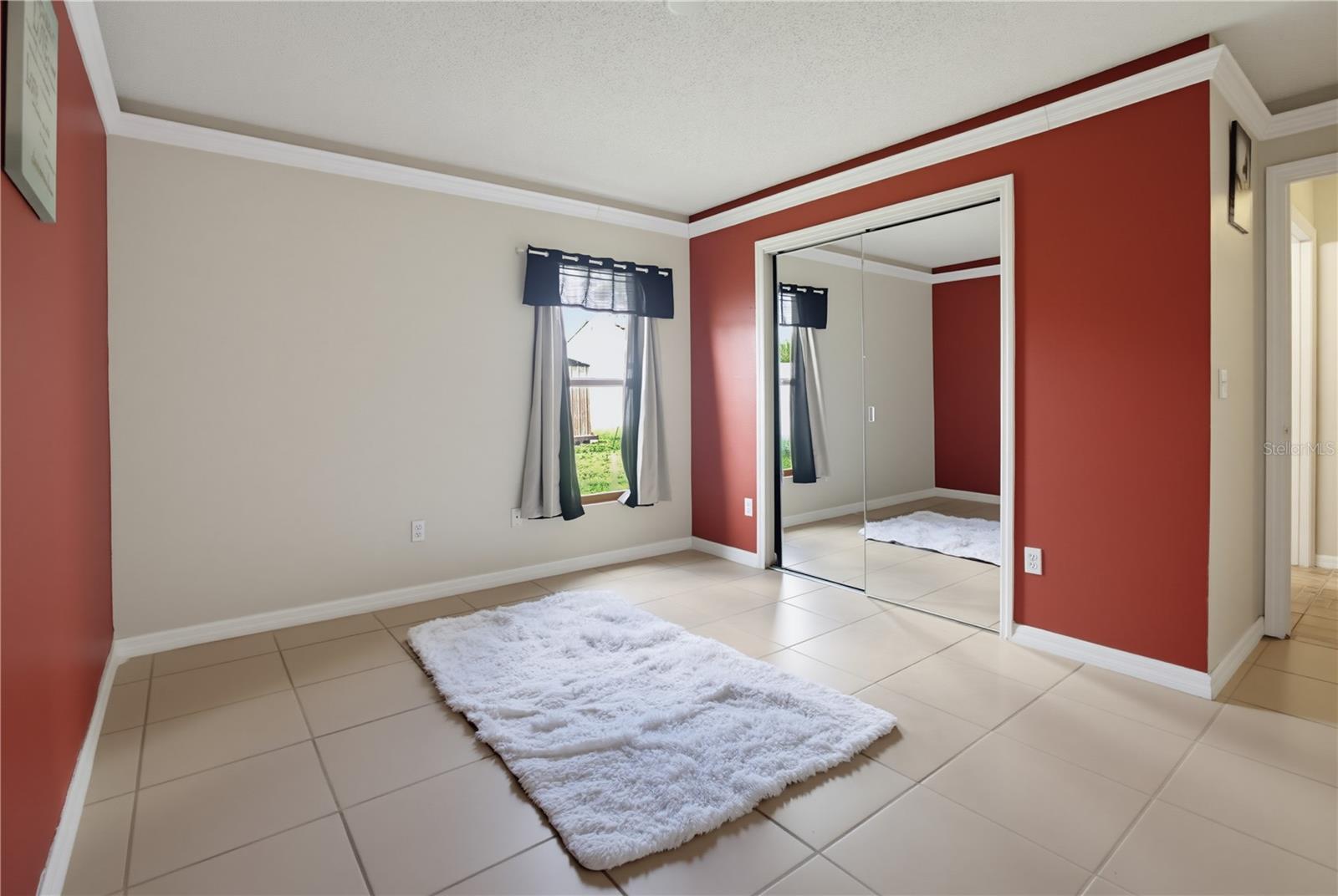 672 Basingstoke Ct Property Photo 24