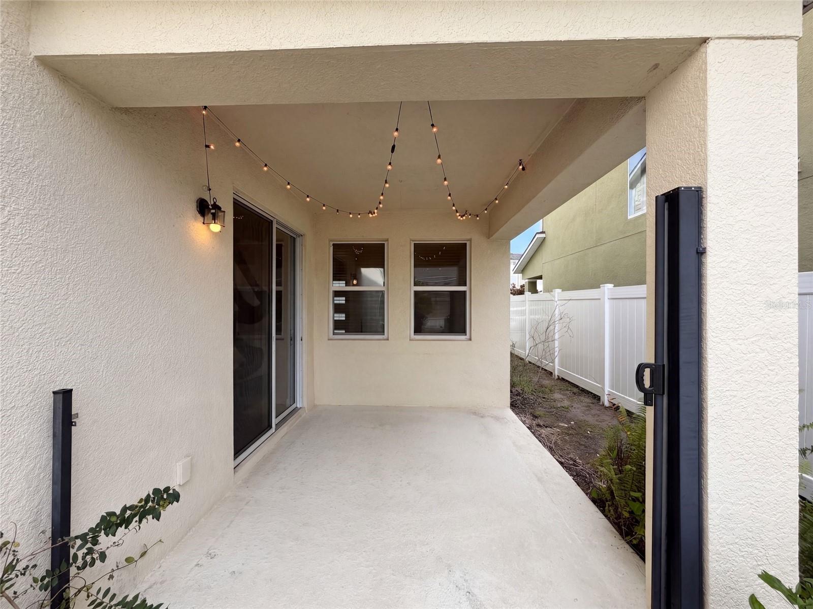 11945 Globe St Property Photo 5