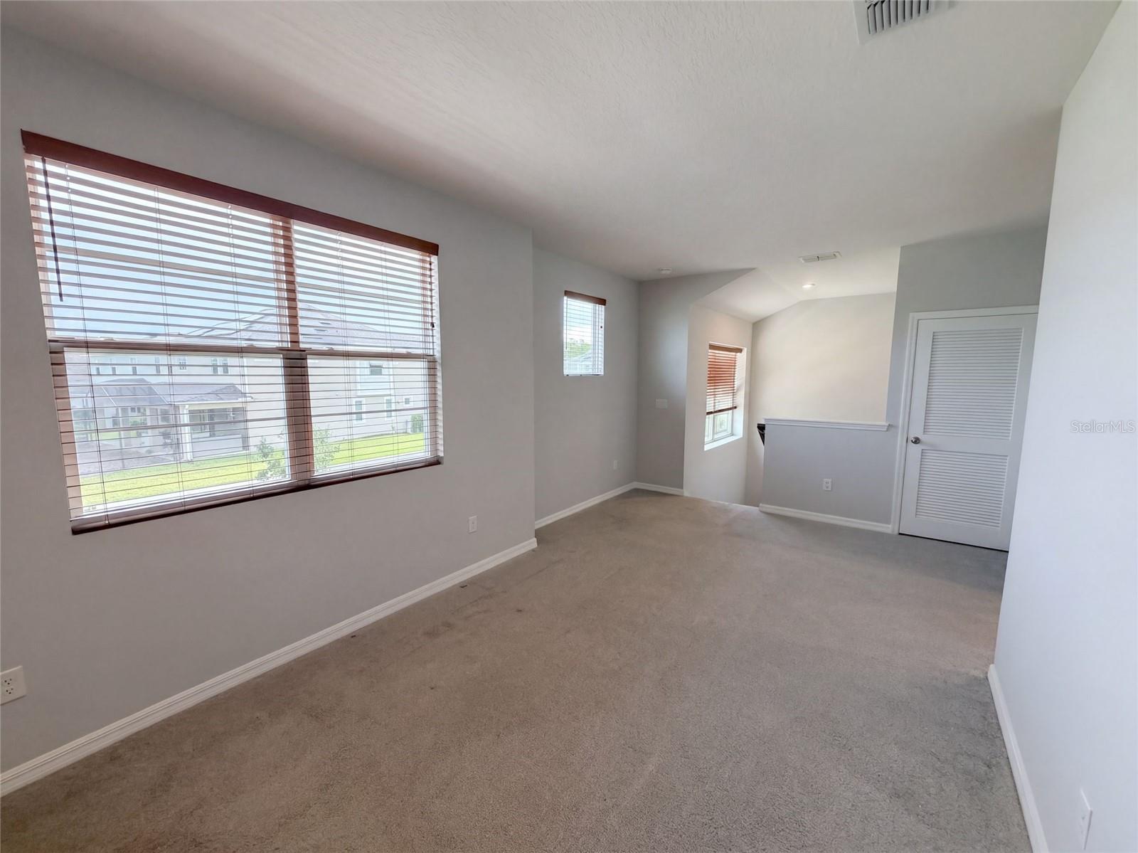 11945 Globe St Property Photo 15