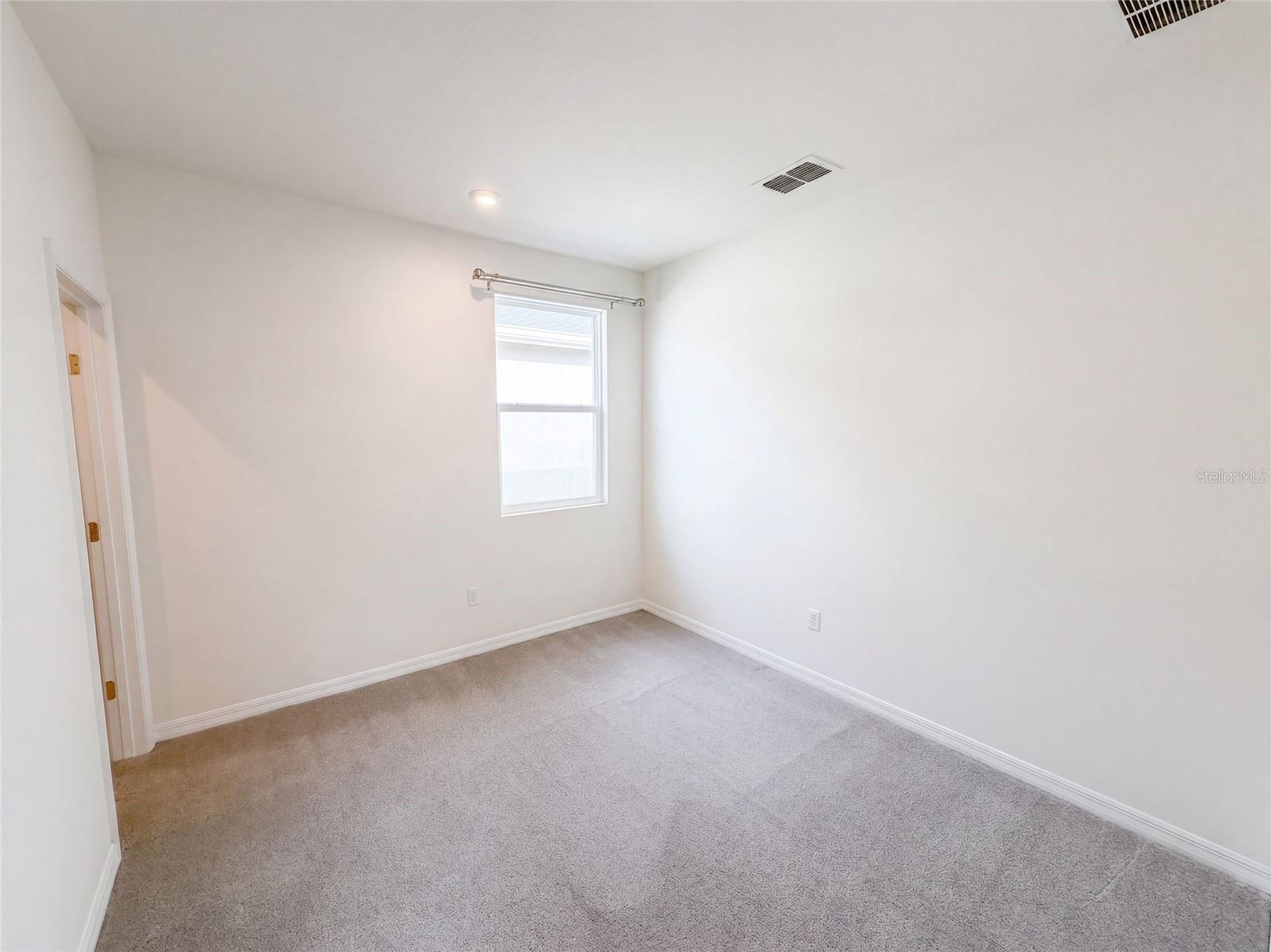 11945 Globe St Property Photo 24
