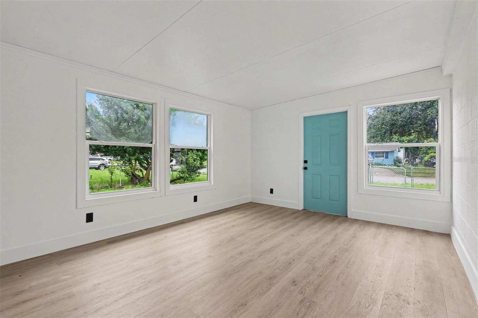 2720 Mars Dr Property Photo 6
