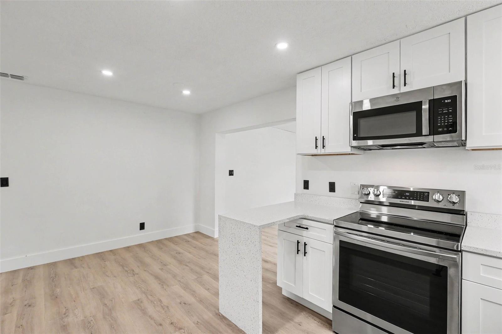 2720 Mars Dr Property Photo 13