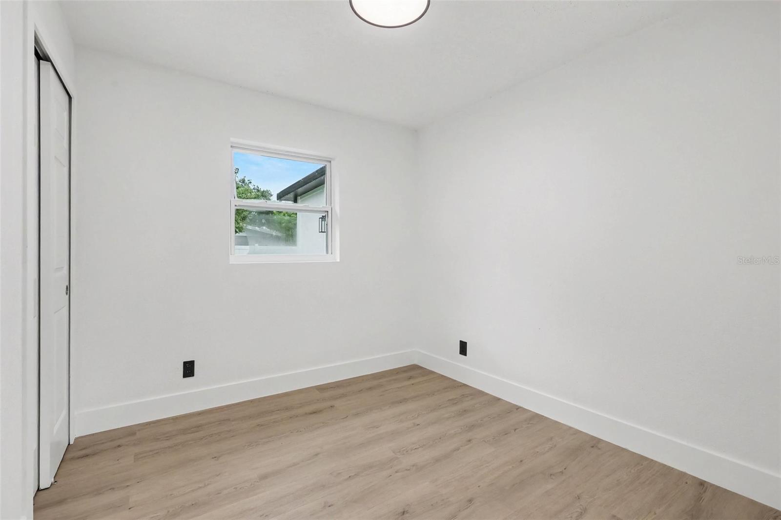 2720 Mars Dr Property Photo 14