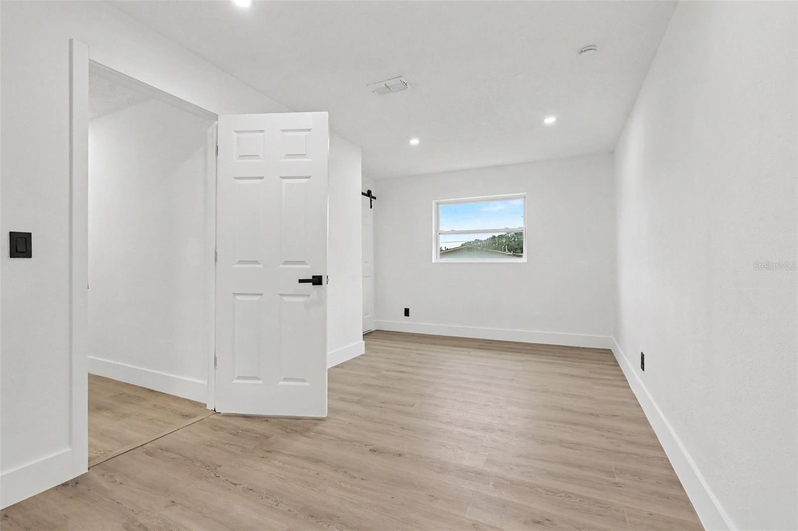 2720 Mars Dr Property Photo 17